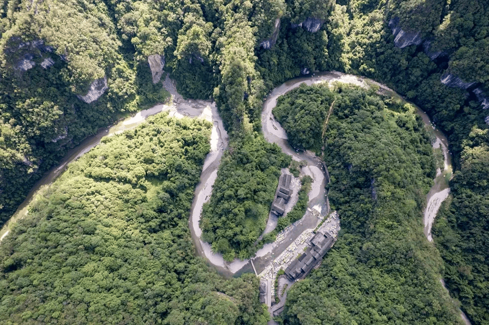 玩水赛道走红，漂流商家如何“承流量而上”